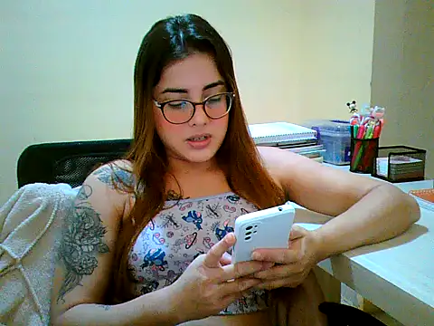 Snapshot of maliamiller chatting on September 30, 2025, 12:04 am maliamiller online show from September 30, 2025, 12:04 am