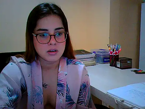 Snapshot of maliamiller chatting on October 25, 2025, 8:36 pm maliamiller online show from October 25, 2025, 8:36 pm