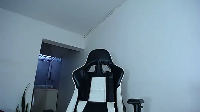 diamond black00 online show from January 18, 2025, 10:06 pm