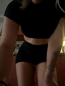 Snapshot of doll_celeste20 chatting on September 15, 2025, 11:43 am doll celeste20 online show from September 15, 2025, 11:43 am