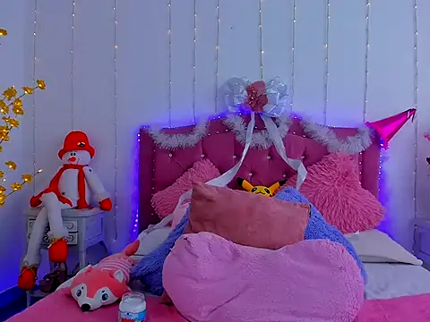 dulcevegga online show from December 14, 2025, 7:07 pm