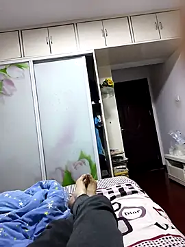 Snapshot of huzi518 chatting on February 24, 2025, 2:15 pm huzi518 online show from February 24, 2025, 2:15 pm