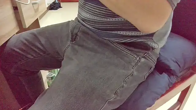 Snapshot of huzi518 chatting on October 26, 2025, 12:44 pm huzi518 online show from October 26, 2025, 12:44 pm