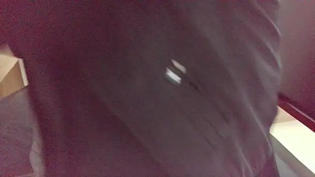 Snapshot of huzi518 chatting on October 31, 2025, 10:44 pm huzi518 online show from October 31, 2025, 10:44 pm