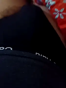 Snapshot of huzi518 chatting on November 4, 2025, 12:10 am huzi518 online show from November 4, 2025, 12:10 am