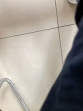 Snapshot of huzi518 chatting on November 10, 2025, 3:27 am huzi518 online show from November 10, 2025, 3:27 am