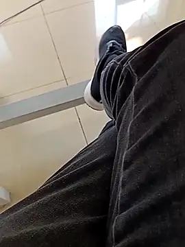 Snapshot of huzi518 chatting on November 13, 2025, 7:51 am huzi518 online show from November 13, 2025, 7:51 am