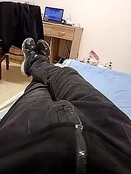 Snapshot of huzi518 chatting on December 2, 2025, 9:14 am huzi518 online show from December 2, 2025, 9:14 am