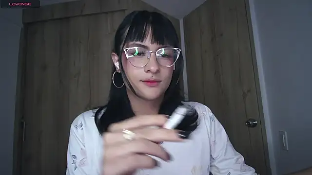 Snapshot of Kiitygirl chatting on December 10, 2024, 5:39 am Kiitygirl online show from December 10, 2024, 5:39 am