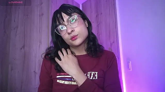 Snapshot of Kiitygirl chatting on January 5, 2025, 6:02 pm Kiitygirl online show from January 5, 2025, 6:02 pm