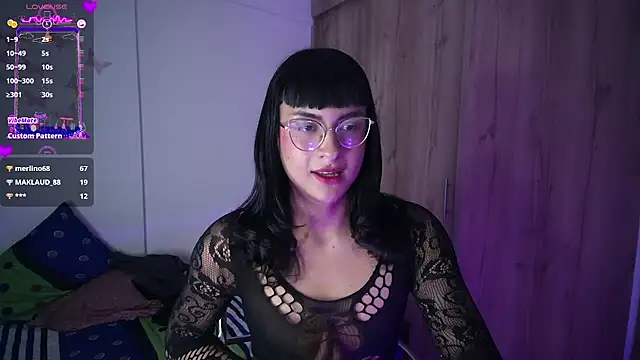 Snapshot of Kiitygirl chatting on March 2, 2025, 8:27 am Kiitygirl online show from March 2, 2025, 8:27 am