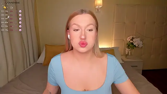 Emma  Leee online show from January 27, 2025, 1:05 am