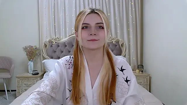 Snapshot of KellyStone chatting on January 28, 2025, 5:35 pm KellyStone online show from January 28, 2025, 5:35 pm