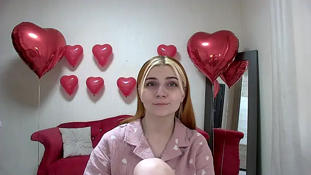 Snapshot of KellyStone chatting on February 10, 2025, 12:08 pm KellyStone online show from February 10, 2025, 12:08 pm