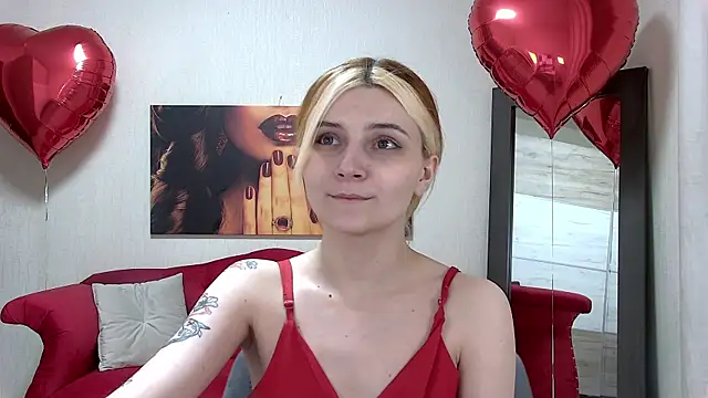 Snapshot of KellyStone chatting on February 19, 2025, 11:46 pm KellyStone online show from February 19, 2025, 11:46 pm