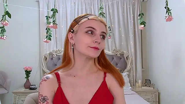 Snapshot of KellyStone chatting on March 18, 2025, 8:15 pm KellyStone online show from March 18, 2025, 8:15 pm