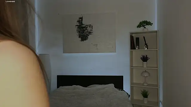 aryamirelle online show from March 10, 2025, 9:18 pm