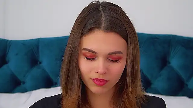 Snapshot of PollyLanders chatting on November 7, 2025, 6:57 am PollyLanders online show from November 7, 2025, 6:57 am