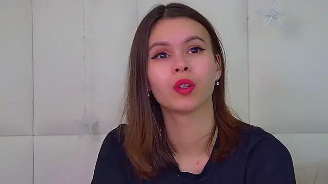 Snapshot of PollyLanders chatting on December 15, 2025, 6:12 pm PollyLanders online show from December 15, 2025, 6:12 pm