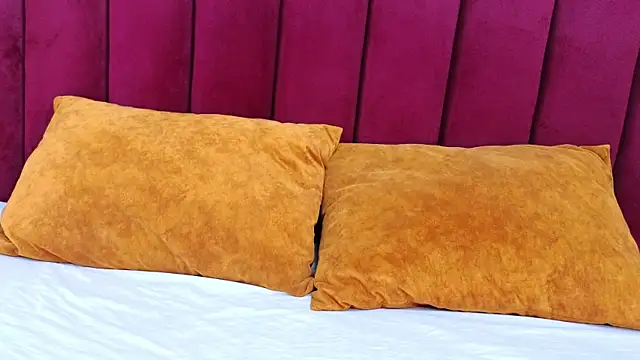 JESSYCORTES online show from March 13, 2025, 2:01 pm