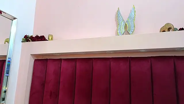 JESSYCORTES online show from March 14, 2025, 1:13 pm