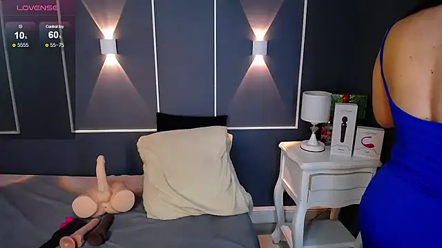 Emmawattsom online show from December 26, 2024, 3:42 pm