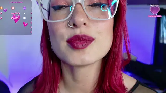 luccycollins  online show from February 4, 2025, 2:21 pm