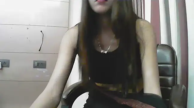 Snapshot of collage_hoty chatting on March 13, 2025, 4:45 pm collage hoty online show from March 13, 2025, 4:45 pm