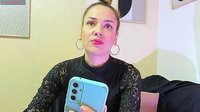 camilawm19 online show from March 20, 2025, 12:51 am