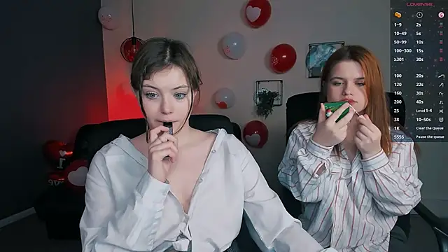 Snapshot of nikole_kitt chatting on February 15, 2025, 10:52 pm nikole kitt online show from February 15, 2025, 10:52 pm