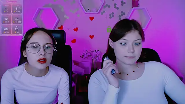Snapshot of nikole_kitt chatting on October 11, 2025, 7:12 pm nikole kitt online show from October 11, 2025, 7:12 pm