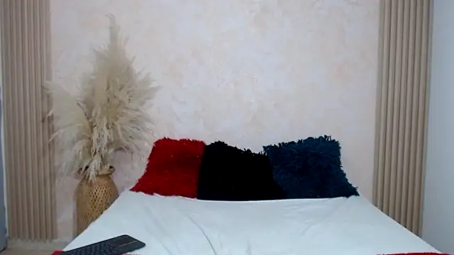 JESSYCHERNOBIL online show from November 6, 2025, 8:32 pm