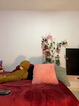 Snapshot of kymmgolden chatting on September 10, 2025, 8:42 pm kymmgolden online show from September 10, 2025, 8:42 pm