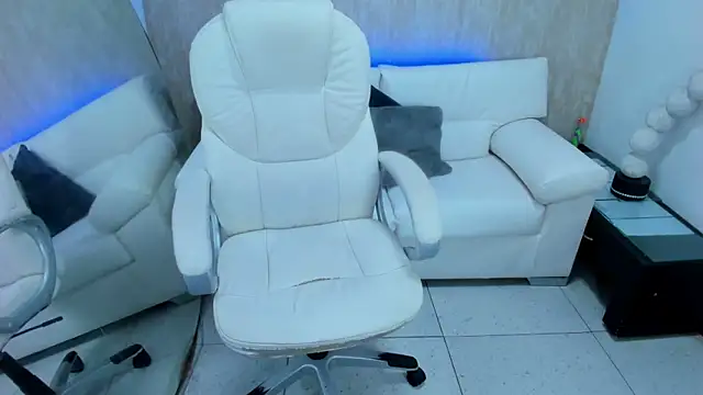 meggan 77 online show from January 15, 2025, 7:05 am