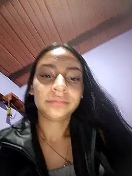 Snapshot of emma_ambar chatting on February 10, 2025, 12:30 am emma ambar online show from February 10, 2025, 12:30 am