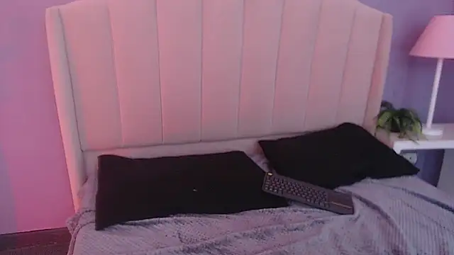 Snapshot of Angie99_gh chatting on January 29, 2025, 6:43 am Angie99 gh online show from January 29, 2025, 6:43 am