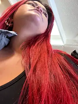 lia moon77 online show from October 27, 2025, 8:02 pm