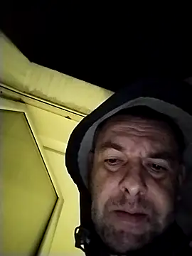 Snapshot of Andrzej-M chatting on November 12, 2025, 11:58 pm Andrzej-M online show from November 12, 2025, 11:58 pm