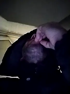 Snapshot of Andrzej-M chatting on November 16, 2025, 7:08 pm Andrzej-M online show from November 16, 2025, 7:08 pm