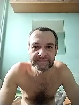 Snapshot of Andrzej-M chatting on December 1, 2025, 11:48 am Andrzej-M online show from December 1, 2025, 11:48 am