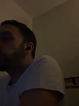 Snapshot of Leb_guy41 chatting on November 3, 2025, 12:13 am Leb guy41 online show from November 3, 2025, 12:13 am