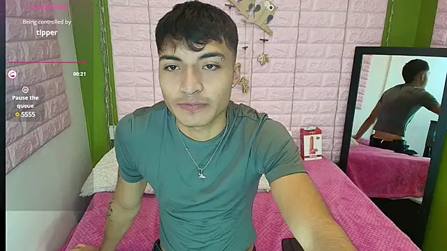 dylan fun18 online show from December 3, 2024, 3:11 pm