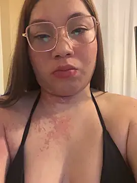 WhiteWomen online show from October 8, 2025, 12:08 am