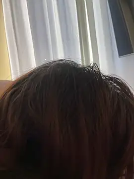 WhiteWomen online show from November 30, 2025, 12:31 pm