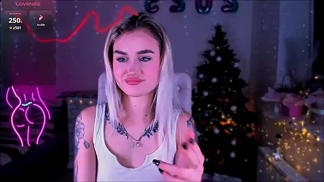 Snapshot of _Ravenaa chatting on January 10, 2025, 11:33 am Ravenaa online show from January 10, 2025, 11:33 am