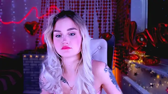 Snapshot of _Ravenaa chatting on February 24, 2025, 12:05 pm Ravenaa online show from February 24, 2025, 12:05 pm