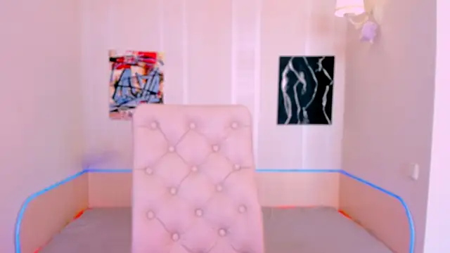 Snapshot of _Ravenaa chatting on September 21, 2025, 8:38 am Ravenaa online show from September 21, 2025, 8:38 am