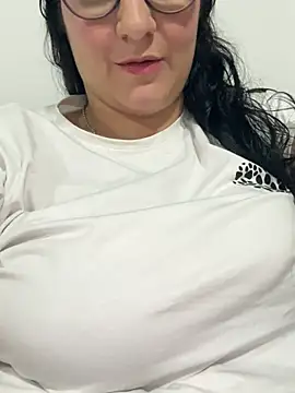 Snapshot of Soe_Lara chatting on March 16, 2025, 11:57 pm Soe Lara online show from March 16, 2025, 11:57 pm