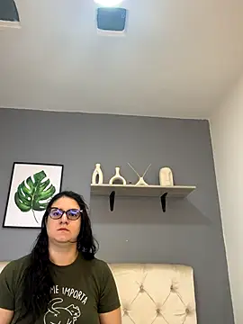 Snapshot of Soe_Lara chatting on September 12, 2025, 10:48 am Soe Lara online show from September 12, 2025, 10:48 am