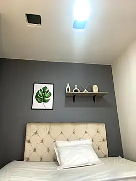 Snapshot of Soe_Lara chatting on September 18, 2025, 10:50 am Soe Lara online show from September 18, 2025, 10:50 am